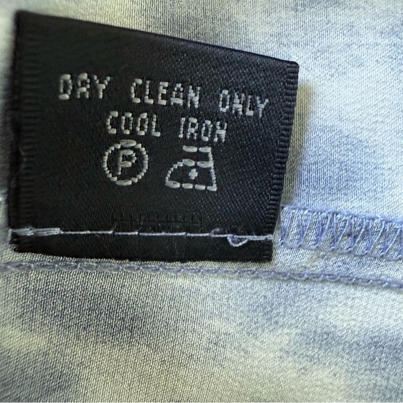 LAFAYETTE 148 NY | Blue & White Silk Long Sleeve Blouse Sz 8 - Picture 7 of 7